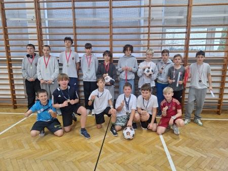 Turniej piłki nożnej klas 4-8.